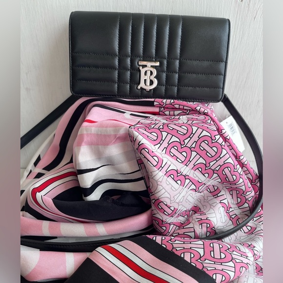 BURBERRY Heritage Scarf and Wallet Bundle - Picture 5 of 14